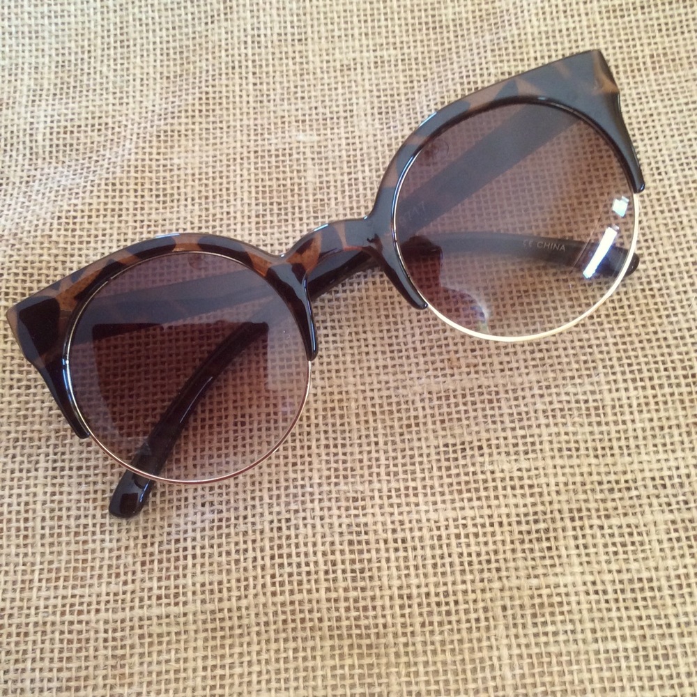 NWOT Boutique Sunglasses
